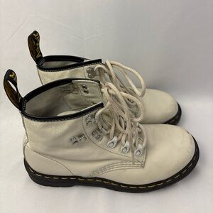 Doc Dr. Martens 101 Hardware Virginia Ivory Leather Women's Size 8 Ankle Boots